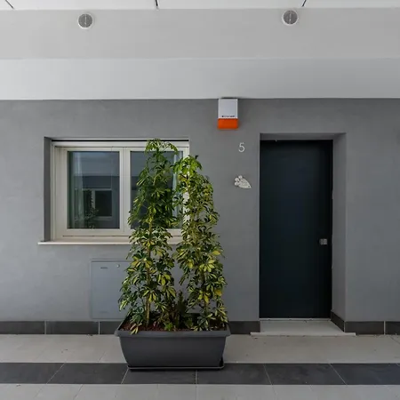 Angelina House - Sea Front Loft בארי